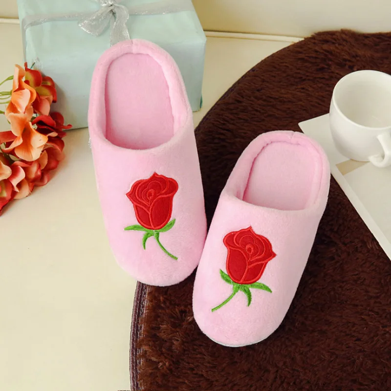 Зимние женские тапочки домашние с вышитыми розами мягкие для мужчин | Обувь
