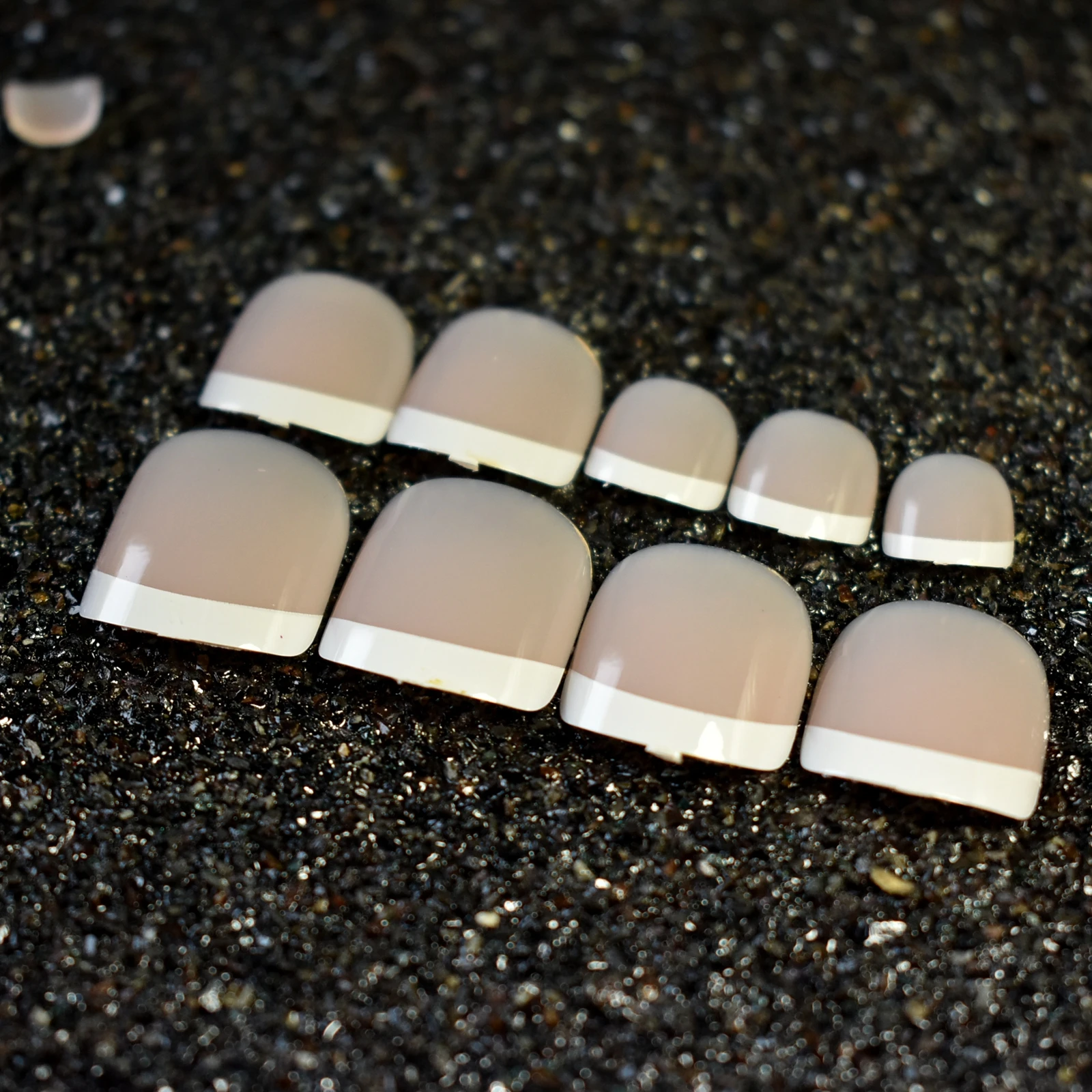 Искусственные накладные ногти натуральные французские бежевые для ног