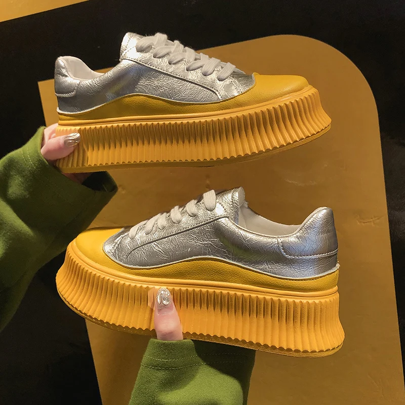 Модные кроссовки для женщин обувь на платформе Красные шнуровке из