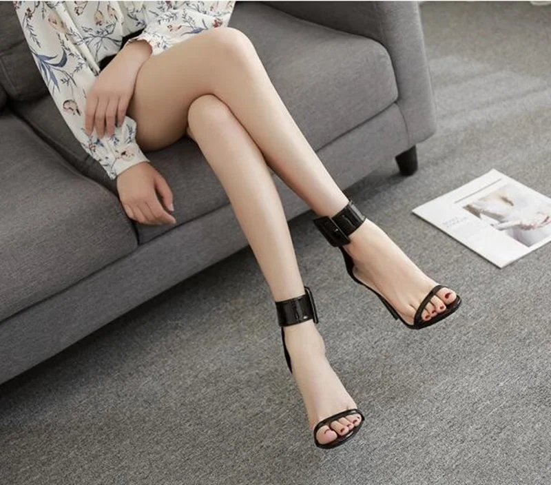 Сандалии женские из лакированной кожи босоножки-гладиаторы на тонком высоком