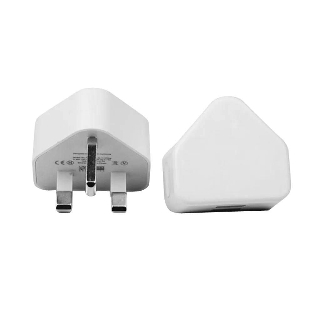 Штепсельная вилка Великобритании с двумя портативными белыми портами USB для