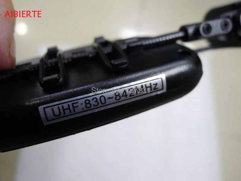 Беспроводная гарнитура OKMIC UHF передатчик OK 16 комплект с микрофоном и приемником