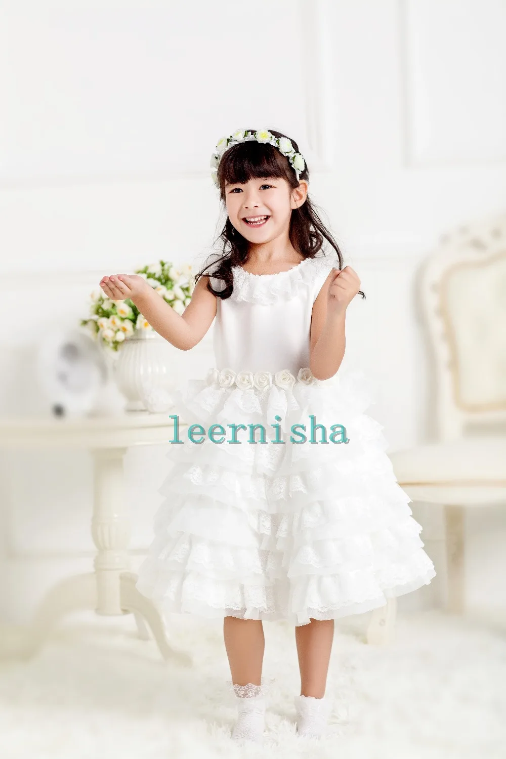 Новое Прибытие линия Кружева Цветок Девочки Платья для Свадеб Scoop Рукавов Чай