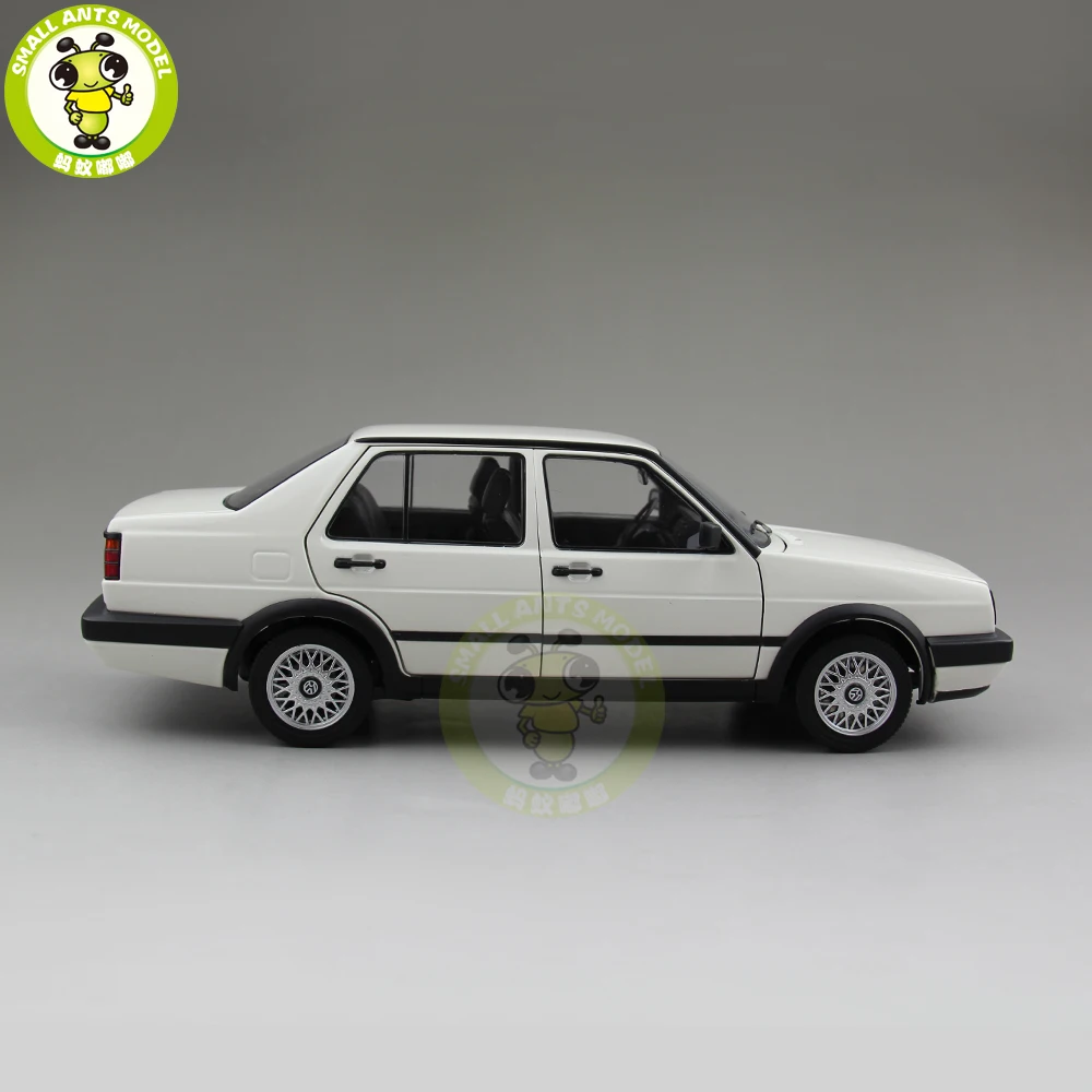 1/18 JETTA GT литая под давлением Модель автомобиля игрушки для детей мальчик девочка Коллекция подарков на день рождения белый