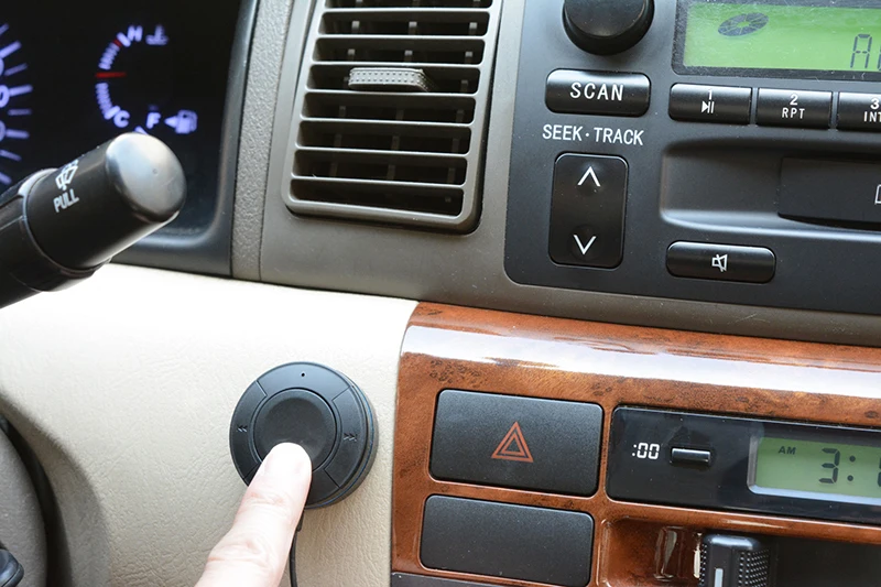 BT4823 Беспроводной Bluetooth-набор для автомобиля HandsFree Audio с приемником стереомузыки 4.1+EDR и микрофоном с входом 3,5 мм AUX.
