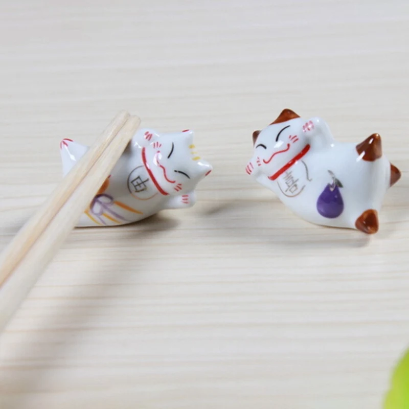 1 шт цвет случайный палочки стойки счастливый зеленый кот стойка керамическая палочки для еды подставка столовые приборы держатель