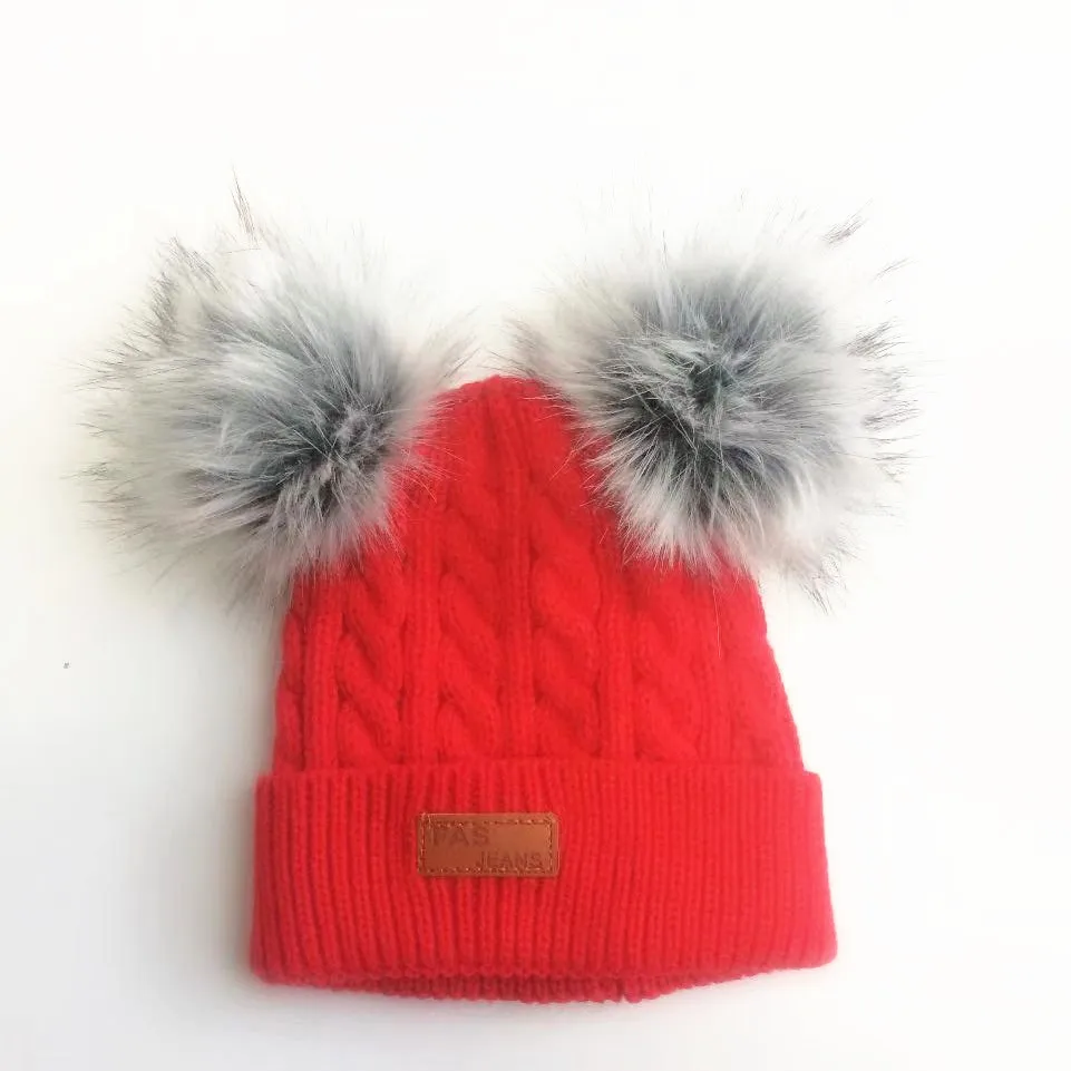 Красный Beanies/детская шапка с двойным помпоном; зимняя детская шапка; вязаная Милая шапочка для девочек и мальчиков; повседневные однотонные детские шапки для девочек - Цвет: Красный