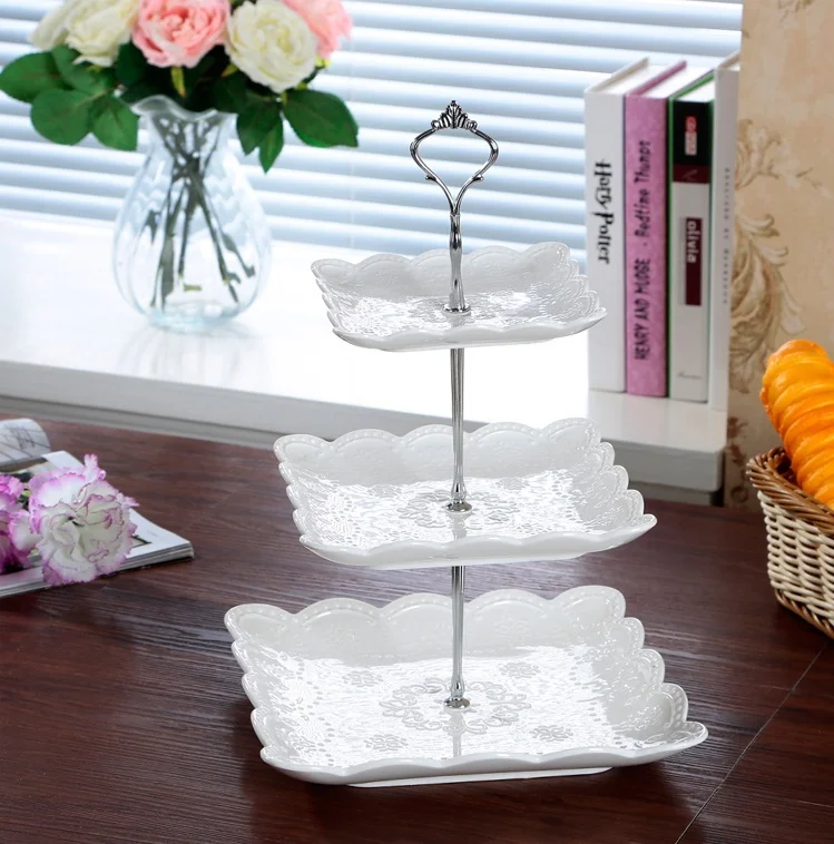 Фарфоровая трехуровневая подставка для торта с бабочками декоративная
