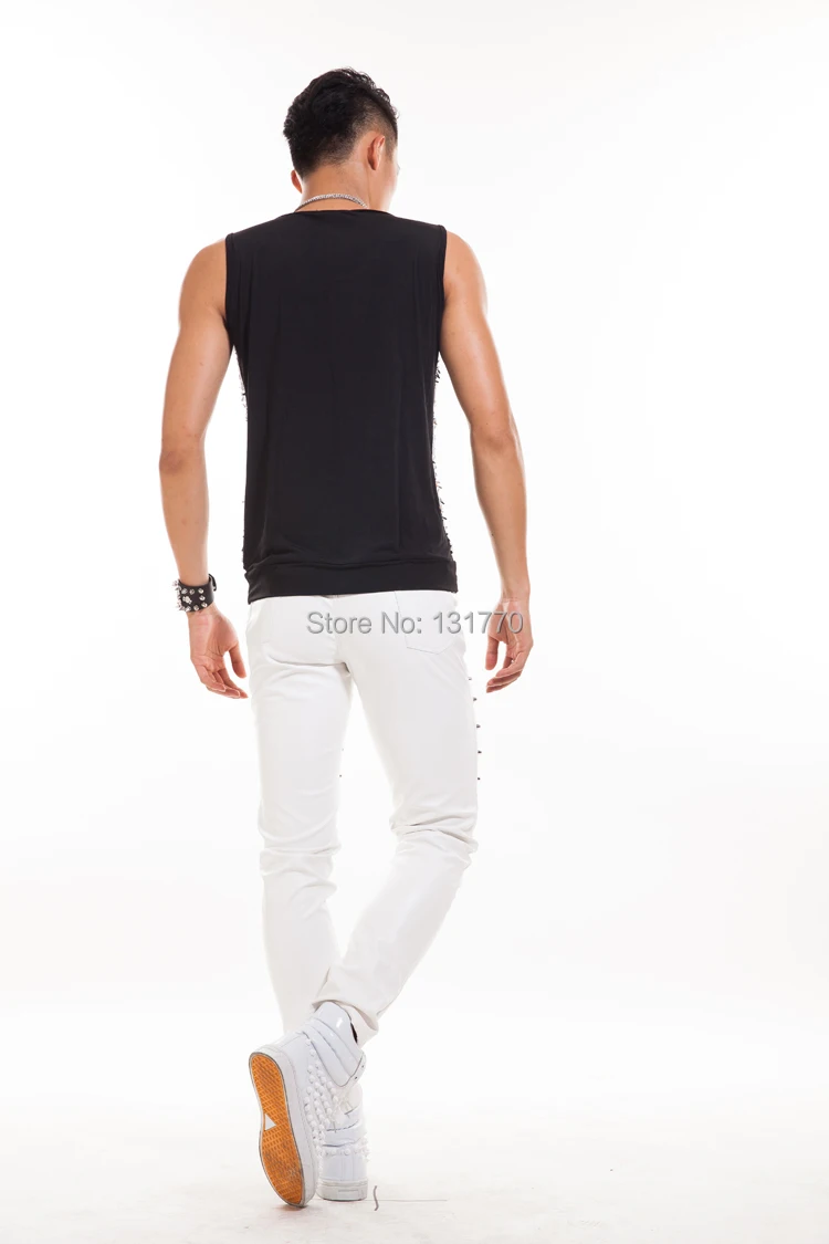 Новые мужские повседневные брюки из искусственной кожи с заклепками тонкие