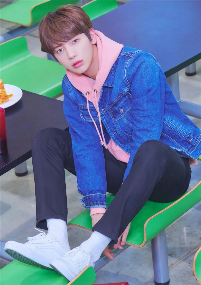 Черный Kpop TXT плакаты глянцевая бумага украшения дома настенные принты для гостиной спальни - Цвет: Черный