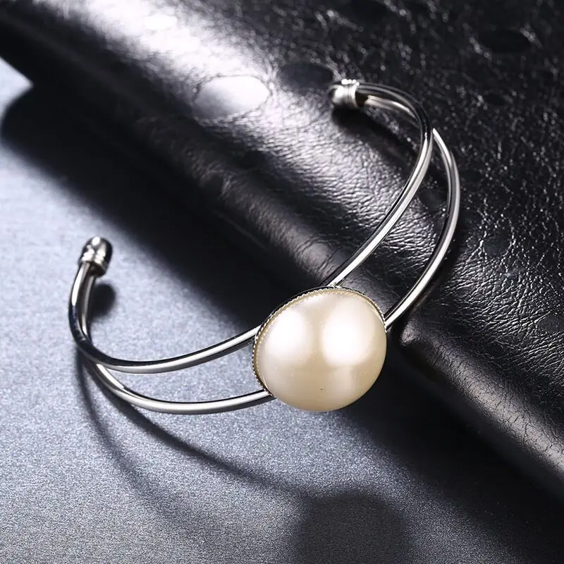New European-American Pop Pearl Jewelry Fashion Women's Ring Titanium Steel Zircon Festival Gifts Simple and Elegant Personality |