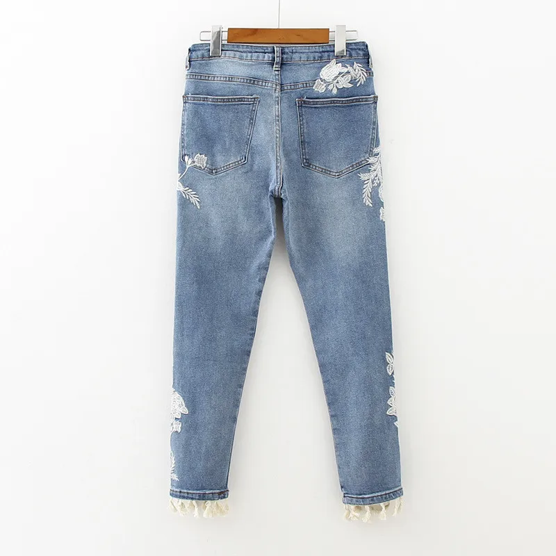 Белое кружево Вышивка джинсы женские с бахромой винтажные модные Европейский