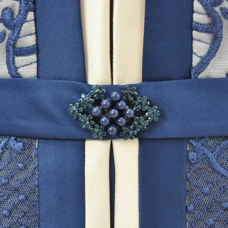 Новое Приталенное кружевное прямое платье без рукавов с вышивкой из шелка и