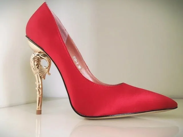 

Elegant Women Pumps Pointed Toe Satin Silk High Heels Shoes Sexy Metal Sea Horse Heel Shoes 10cm Femme Wedding Shoes