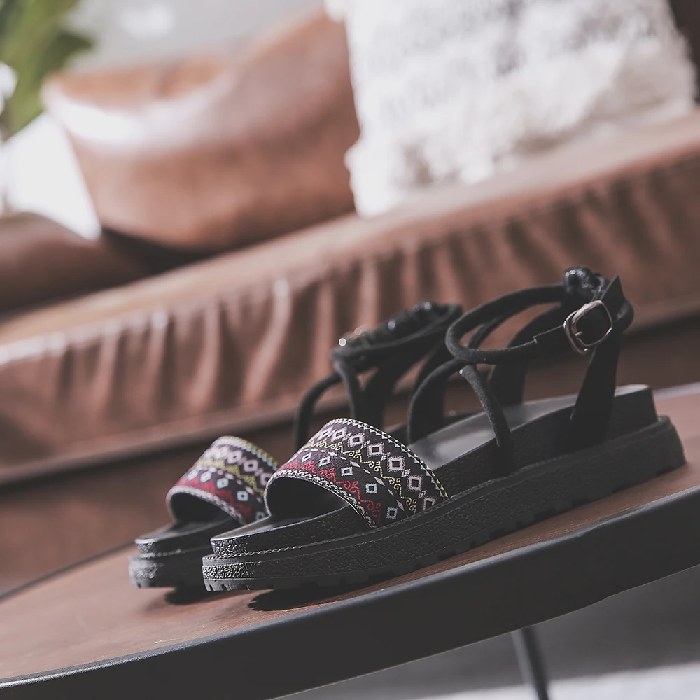 2019 новые летние женские сандалии на плоской подошве с перекрестными ремешками и