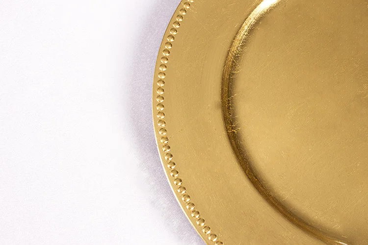 Классические тарелки с зарядным устройством 4 шт. золотистого/серебристого цвета