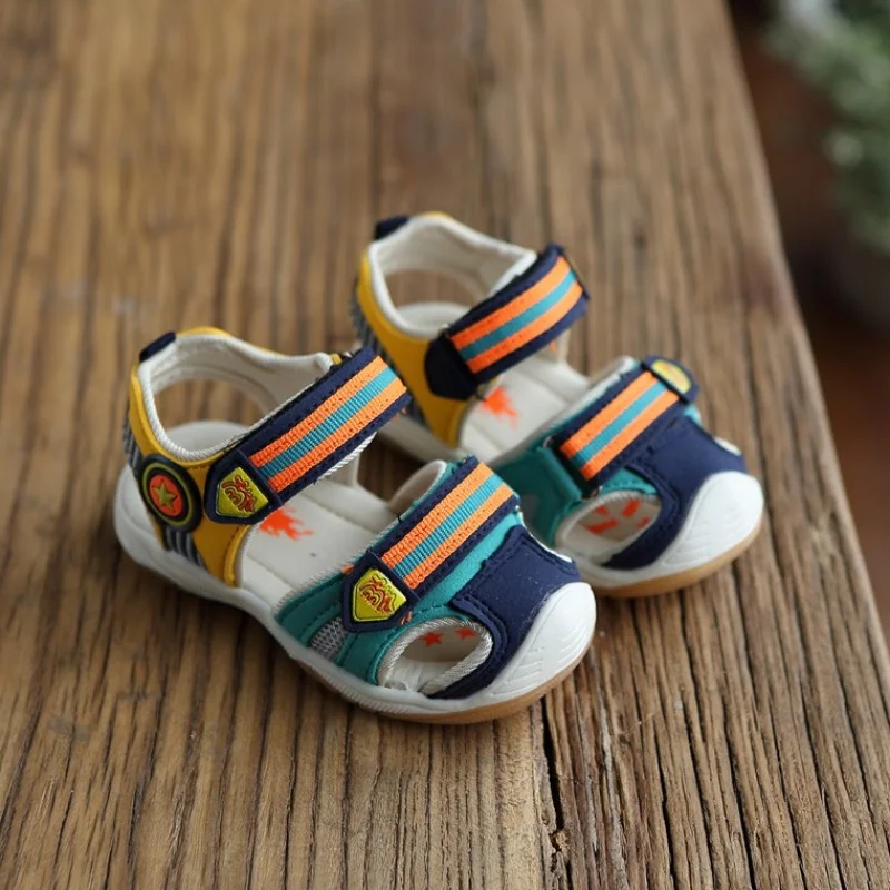 Новое поступление детские светящиеся сандали 2019 лето бренд капитан мягкая кожа