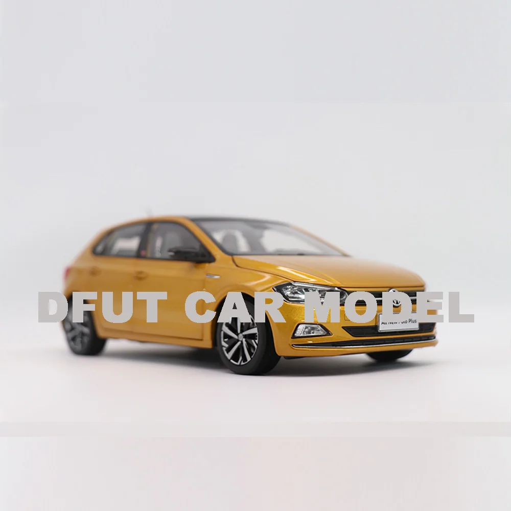 Литая модель автомобиля PULS 1:18 из сплава с колесами оригинальные авторизованные