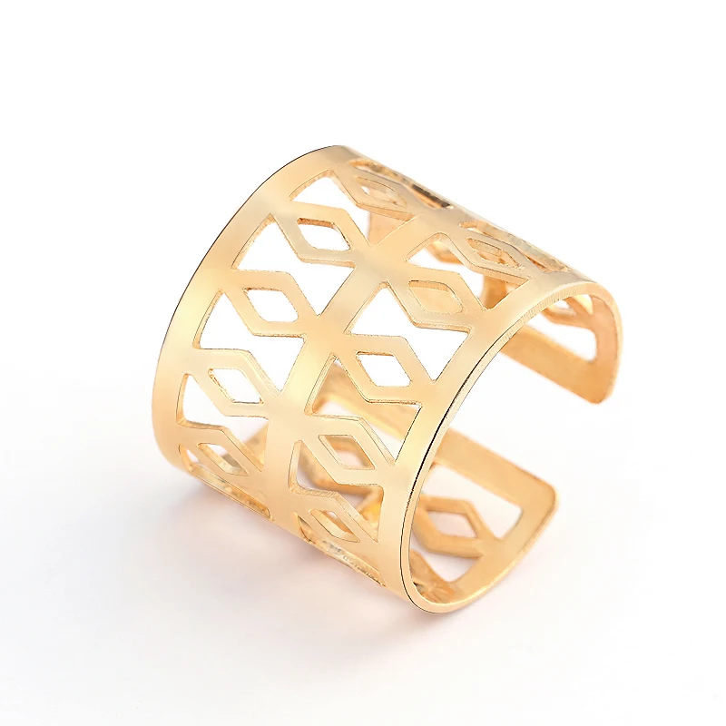 Волнистое кольцо с сердцебиением в форме листа золотого цвета обручальное