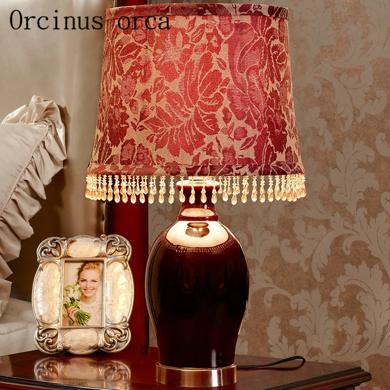 

American retro luxury wedding room lamp bedside lamp European warm creative red ceramic lamp free shipping