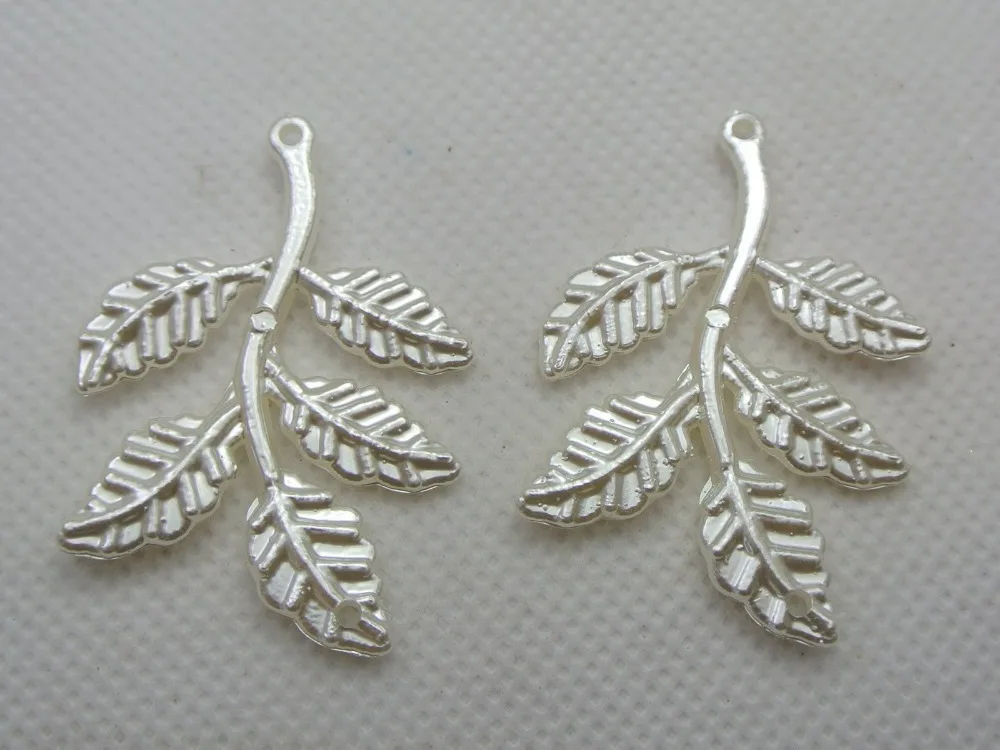 

50 Ivory Acrylic Pearl Leaf Leaves Beads Connector Link Charm 40mm 2-Hole