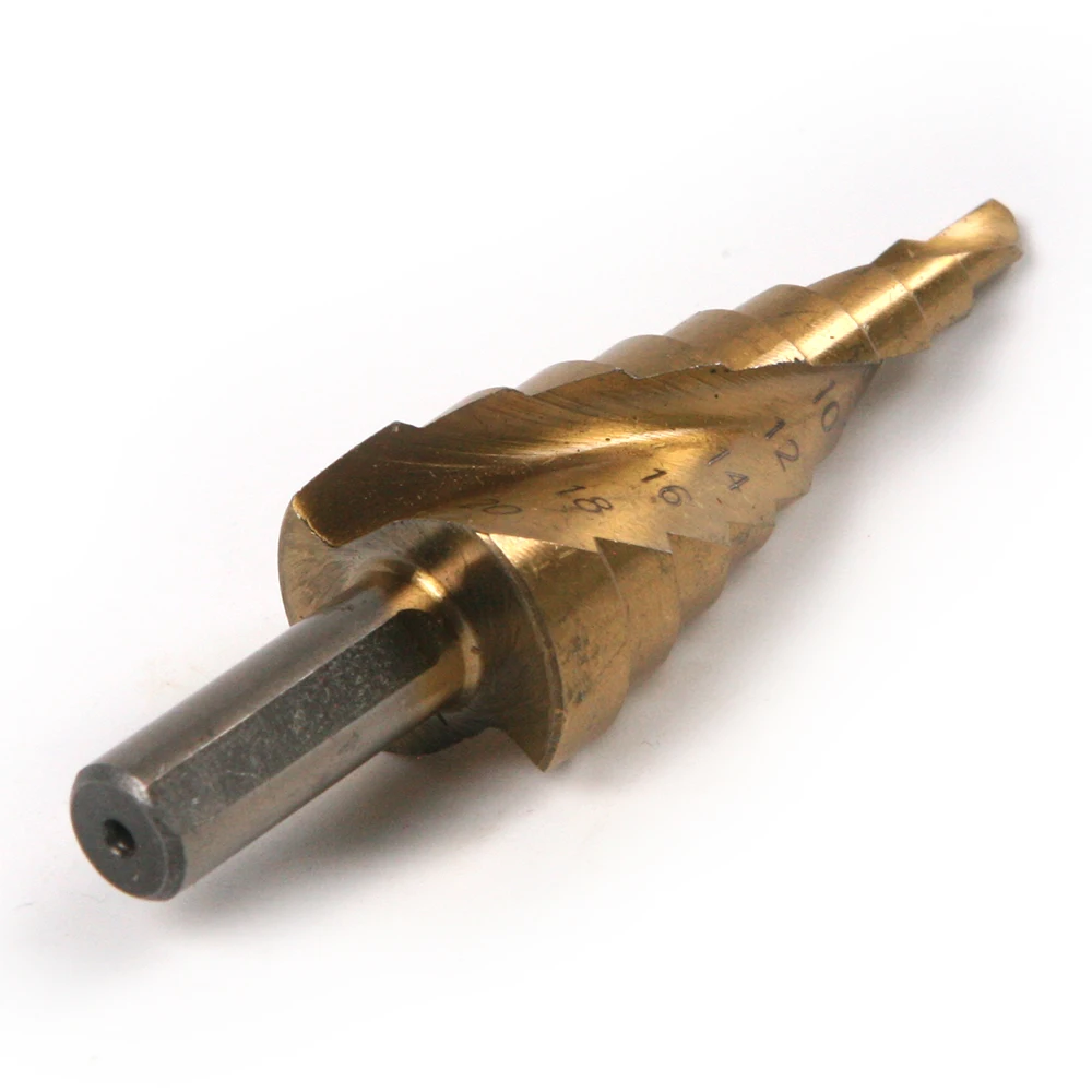 Спиральное ступенчатое сверло из быстрорежущей стали и титана с треугольным