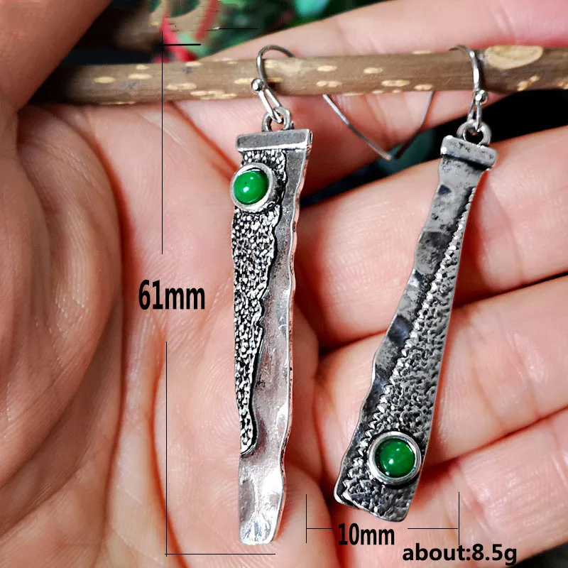 

Women Vintage Ethnic Earrings Sickle Serrated Long Drop Earrings Retro Indian Jewelry Inlaid Green Stone Earring Brincos Z3D231