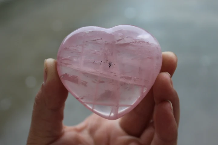 

110g Natural rose quartz crystal heart to heal