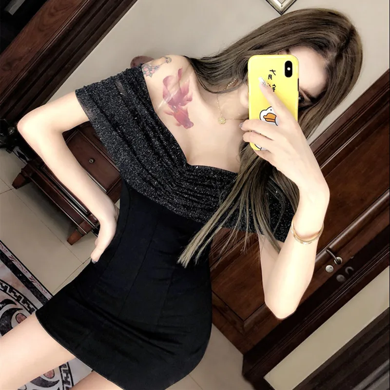 

Real shot 2019 new fashion temperament sexy word collar flash bag hip black dress