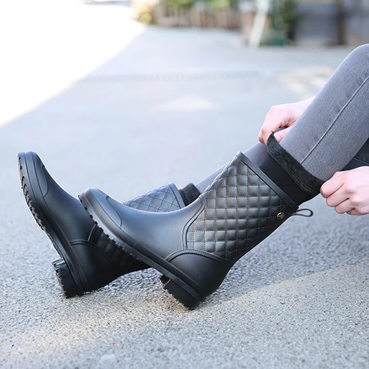 Женские резиновые сапоги до середины икры демисезонные однотонные для дождливой