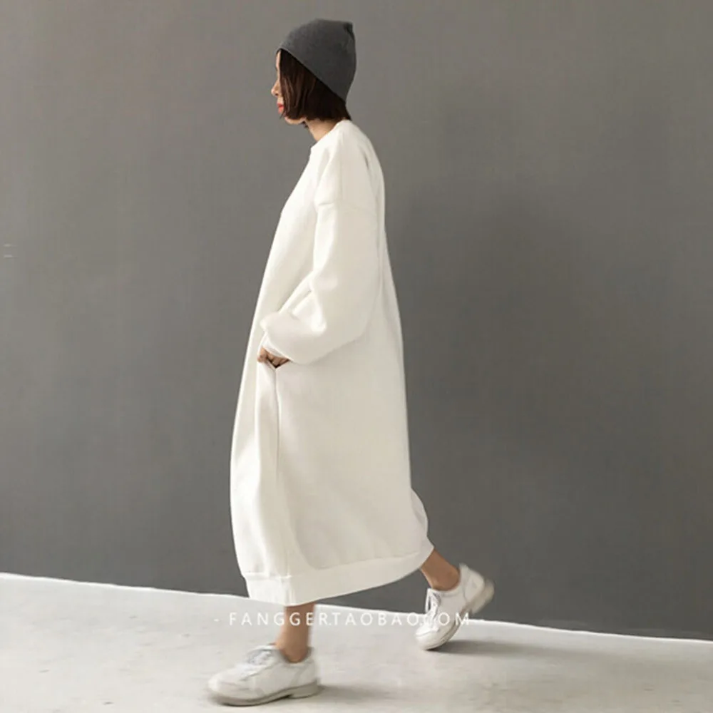 Женская толстовка без капюшона черно белая свободного покроя с длинным рукавом в