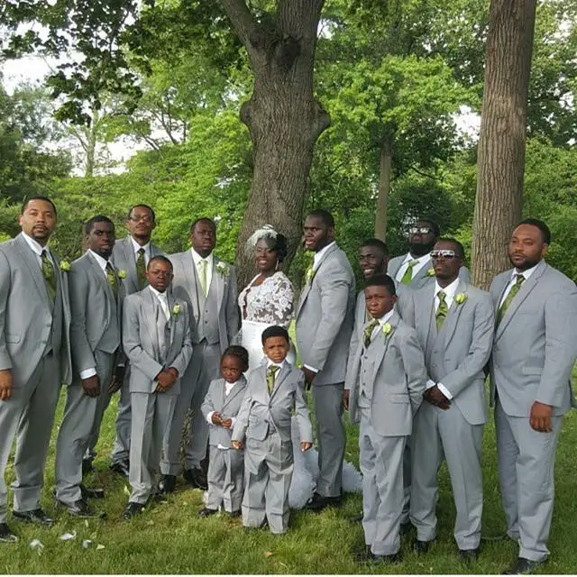 

Latest Design Mens Suits Groom Tuxedos Groomsmen Wedding Party Dinner Best Man Suits Blazer (Jacket+Pants+Vest+Tie) NO:930