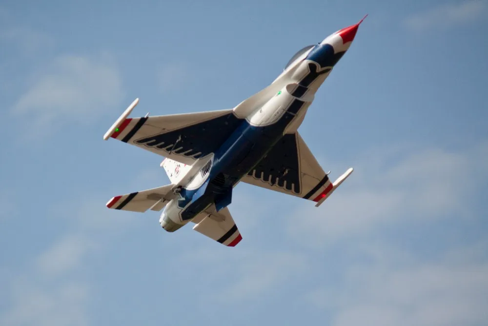 Электрический радиоуправляемый самолет окончательного Би F16 90 мм Thunderbird цвет EDF Джет и комплект с сервоприводами