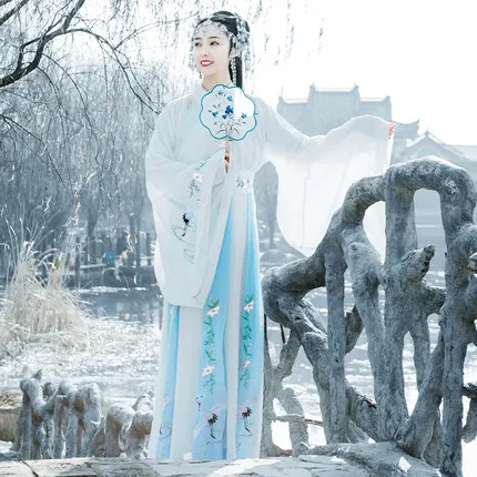 Женский костюм из трех предметов в китайском стиле Hanfu модифицированный супер