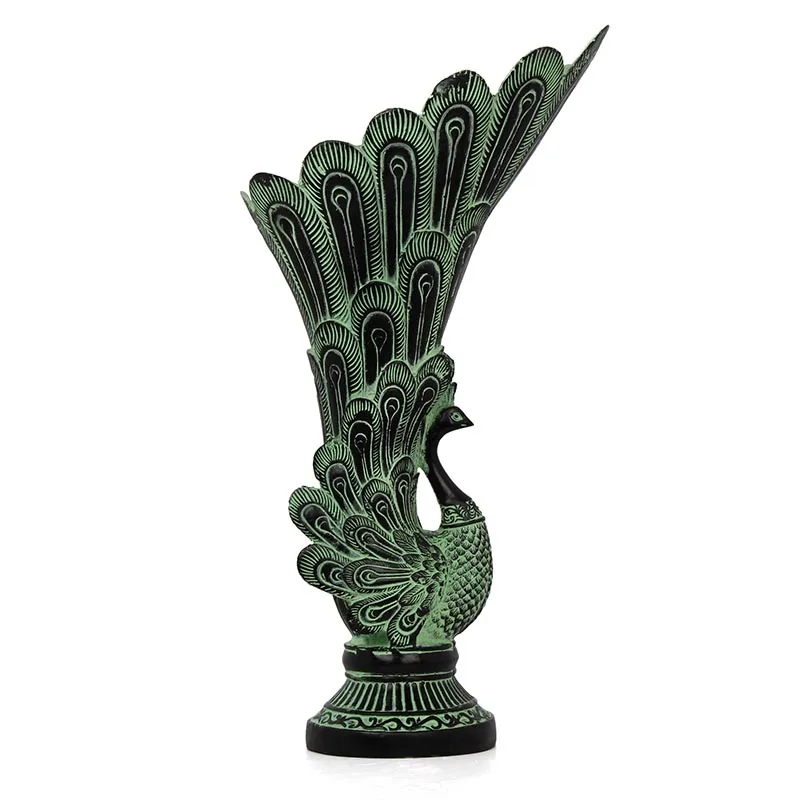 

Архаизированная ваза с павлином, предметы мебели, бронзовые декоративные предметы для дома