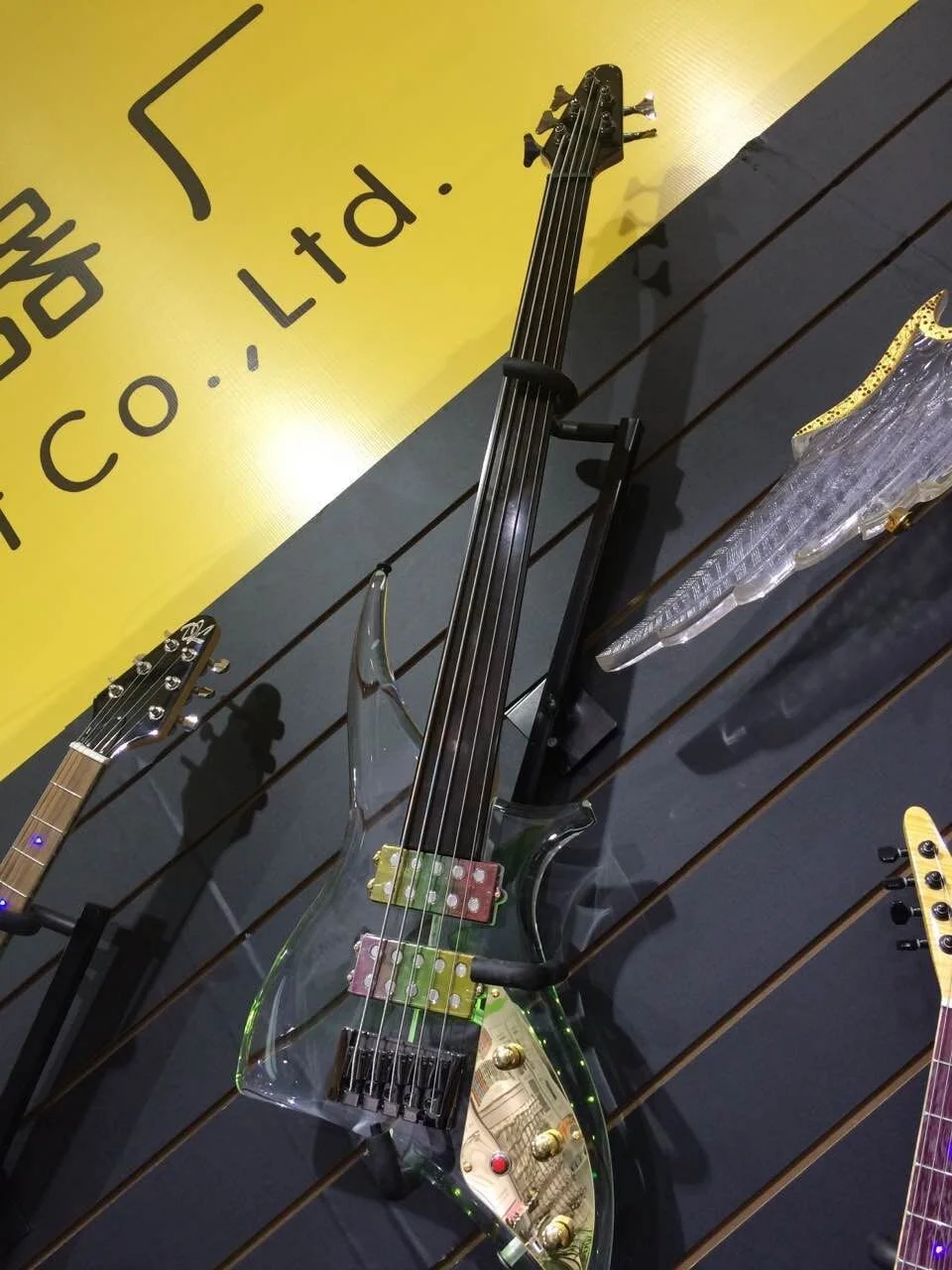 2016 Новинка код Шанхай музыка show высокого класса кристалл тела fretless электрическая