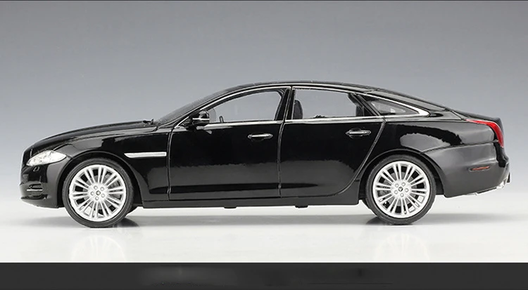Welly 1:24 литая под давлением литая модель автомобиля игрушка для JAGUARed XJ с рулевым колесом управление передним колесом рулевая игрушка автомобиль для ребенка с коробкой