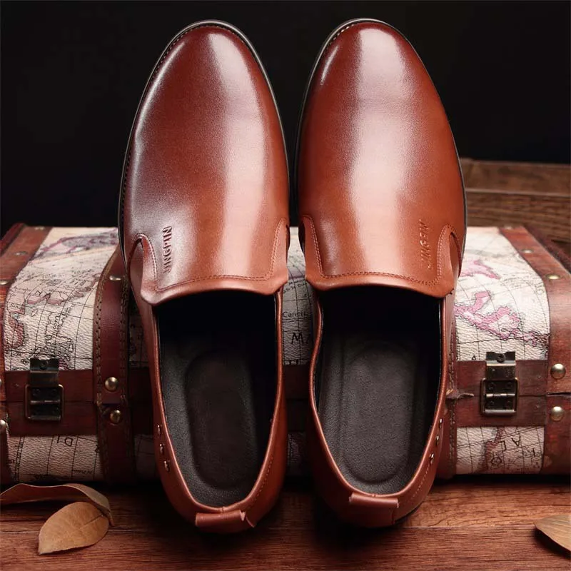 Мужская кожаная обувь модная деловая повседневная в британском стиле с круглым