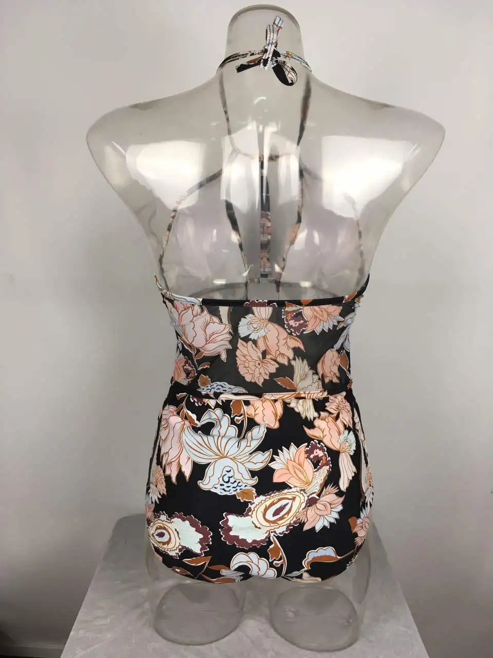 С цветочным принтом Холтер Цельный купальник с глубоким v образным вырезом