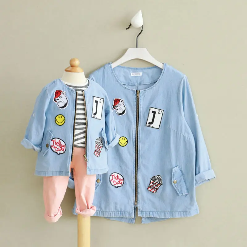 2017 семейная одежда для мамы и дочки Длинная джинсовая куртка девочек Джинсы