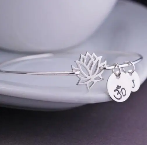 Изысканный цветок и письмо личность браслет мода Jewerly цена для женщин YP2157