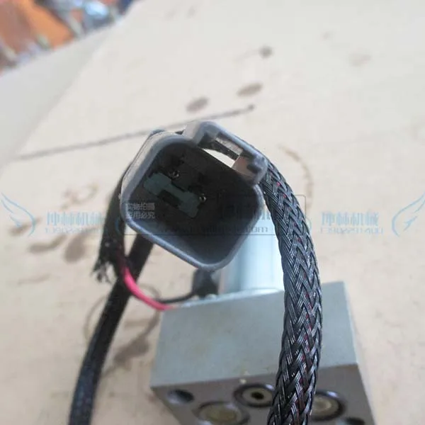Komatsu PC200-7 / 210-8 300-7 400-7 экскаватор электромагнитный пропорциональный клапан 702-21-57400