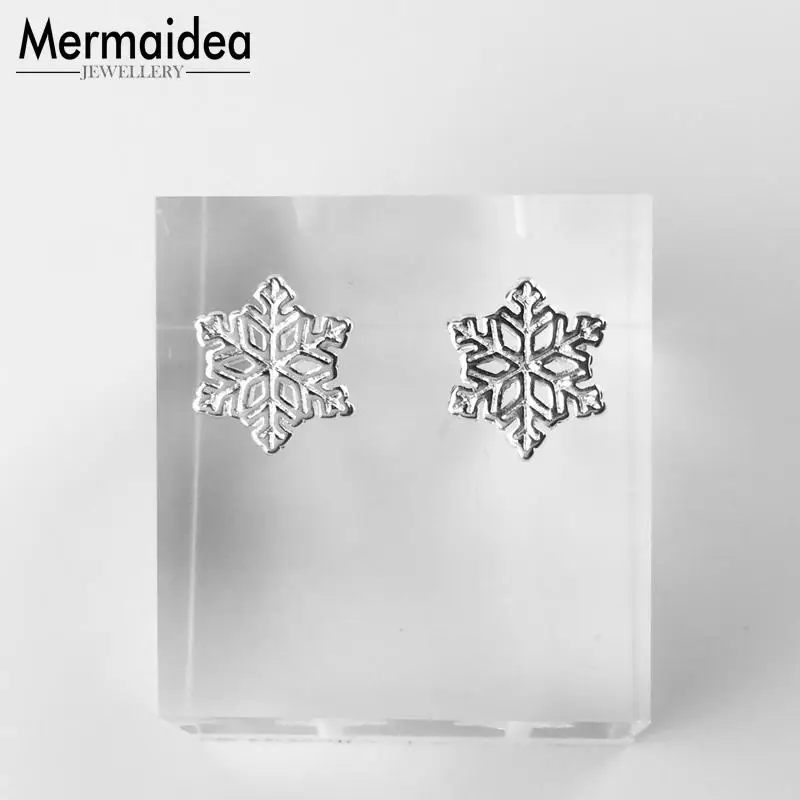 Серьги гвоздики в виде снежной снежинки новинка зимы 2020 ювелирное изделие с