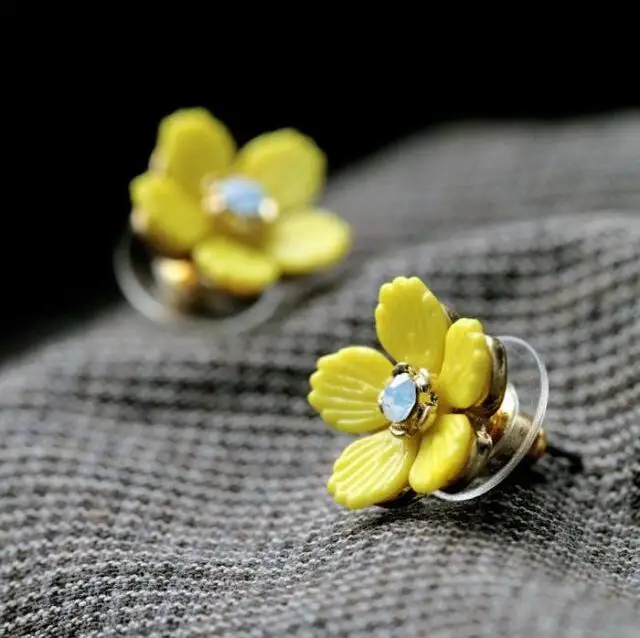 Акция классические Изящные серьги гвоздики в виде желтого цветка женские
