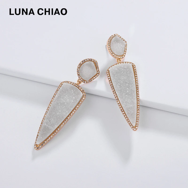 Луна Чао 2020 Новое поступление треугольные серьги с кристаллом друзи паве розетки с горным хрусталем Утверждение женских модных украшений.