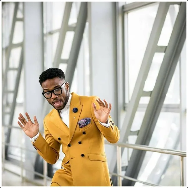 Мужской брючный костюм классический желтый двубортный пиджак из 2 предметов для