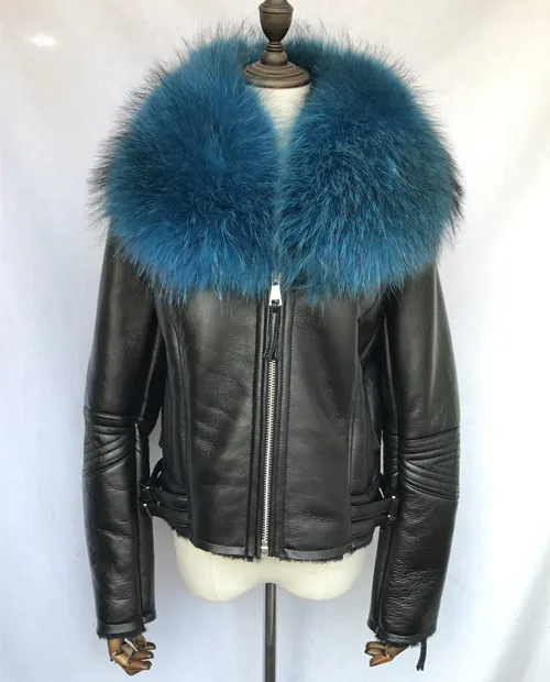 Black blue collar Женское пальто из натурального овечьего меха, зимняя теплая Модная куртка из натуральной мериносовой овчины, кожаная куртка с натуральным большим воротником из меха енота - Цвет: Black blue collar