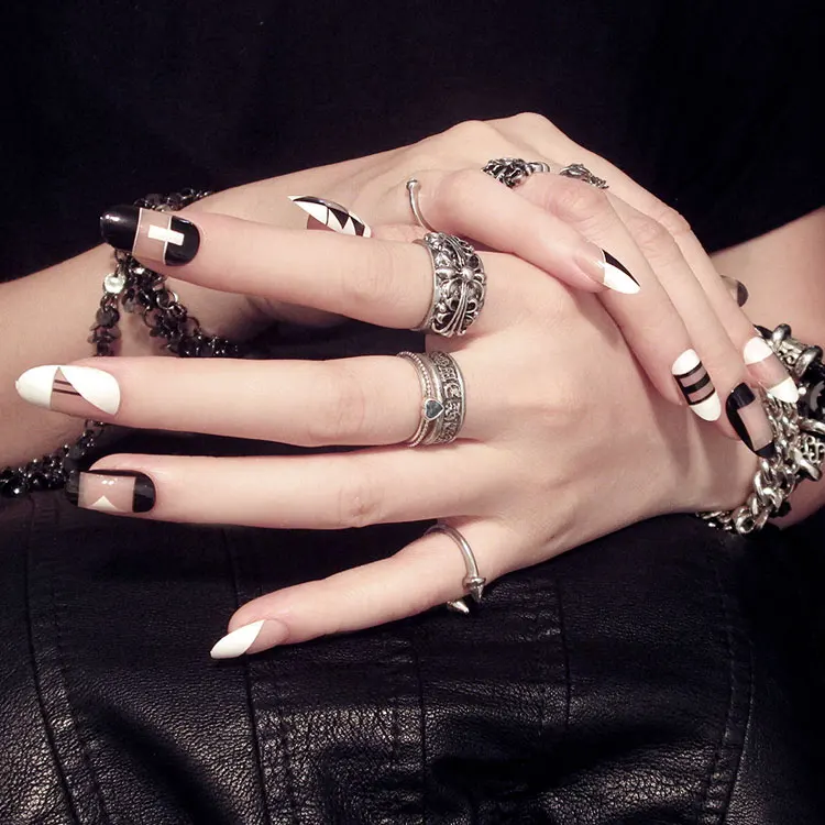 Магазин товаров для ногтей 24 шт. модные длинные полоски накладных (не содержит