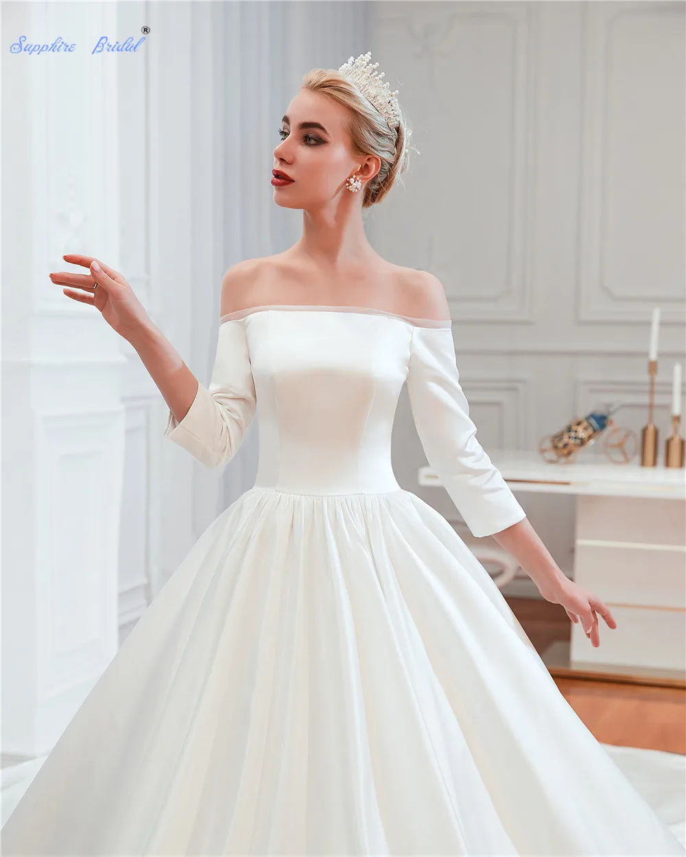 Свадебное платье с сапфировым рисунком роскошное свадебное рукавами три