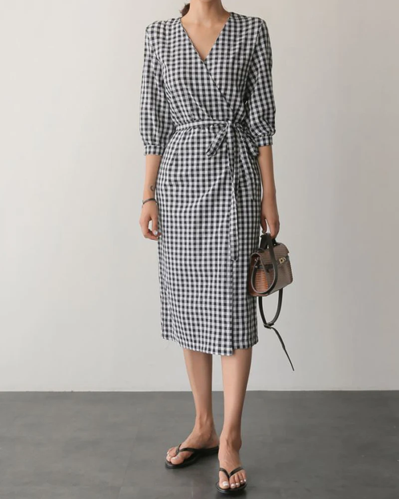 Платье PERHAPS U женское средней длины с запахом элегантное винтажное клетчатое